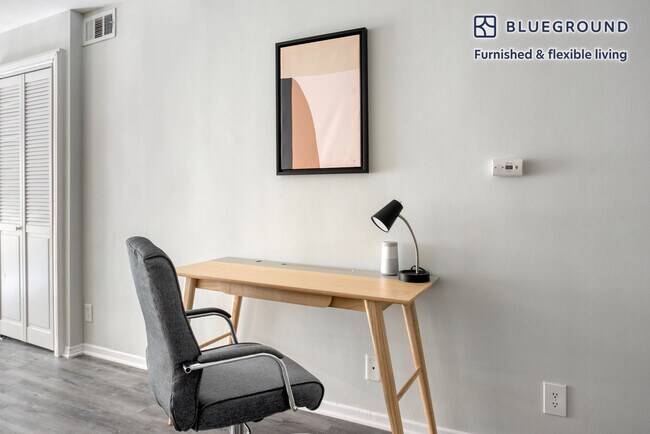 170 N Crescent Dr unit FL2-ID1032, Beverly Hills, CA 90210 - photo 4