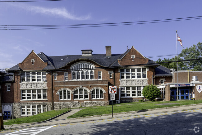 Uriah Hill School serves 173 students in New York.