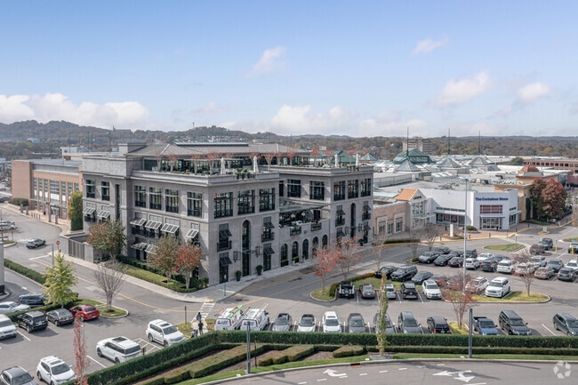 Green Hills Mall is a major shopping area near Forrest Hills.