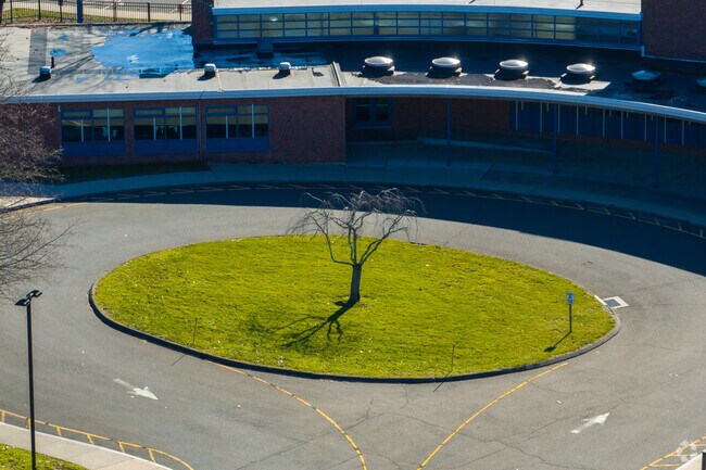 South Elementary School serves elementary students.