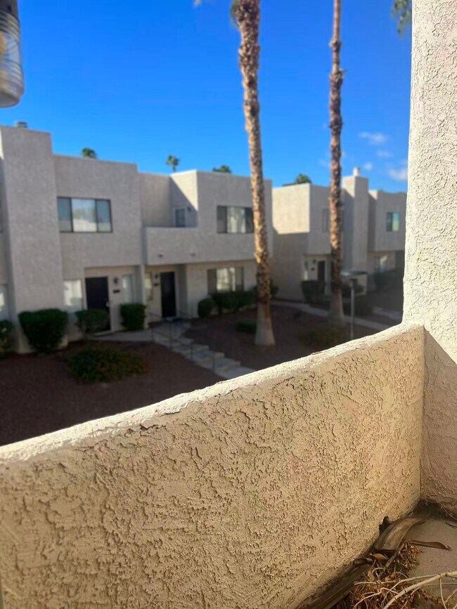 2691 Aracatuba Ave, Las Vegas, NV 89121