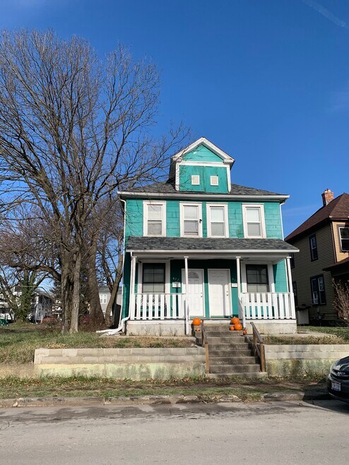672 Stewart Ave unit 672 Stewart Ave, Columbus, OH 43206 - photo 1