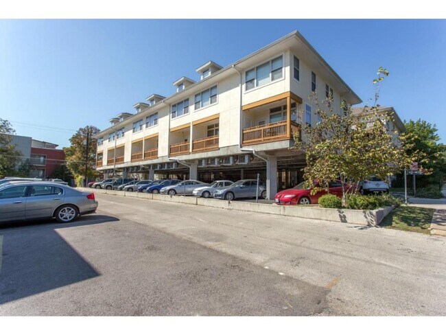 3011 Speedway unit 15, Austin, TX 78705 - photo 2