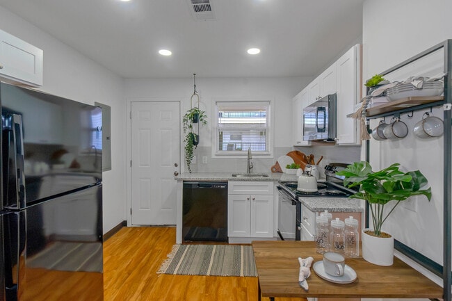 The Avenue at 3060, Atlanta, GA 30311 - photo 2