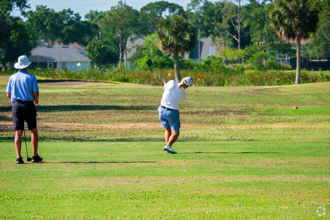 Bithlo residents enjoy nearby golf at Wedgefield Golf Course.
