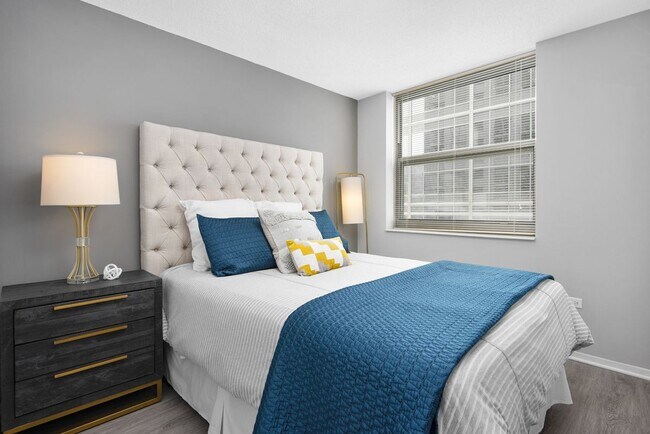 180 North Jefferson, Chicago, IL 60661 - photo 2