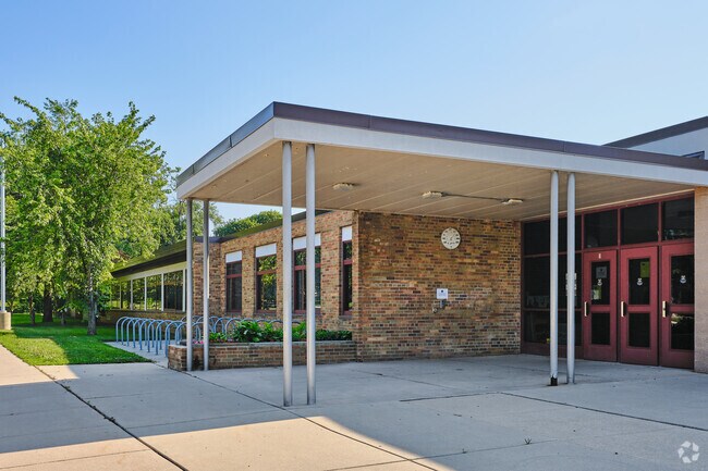 Main entrance to Erickson Elementary.