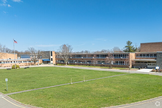 Chatham Middle School has 920 students in grades 6-8 with a student-teacher ratio of 10 to 1.