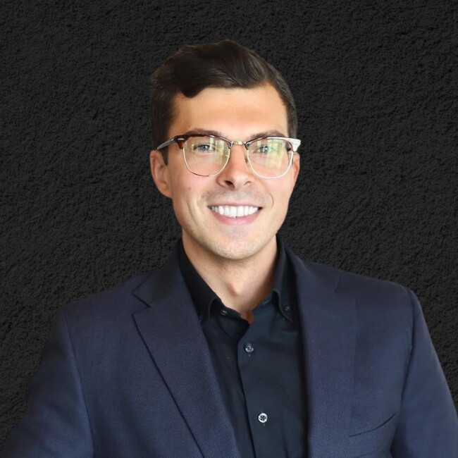 Agent Photo