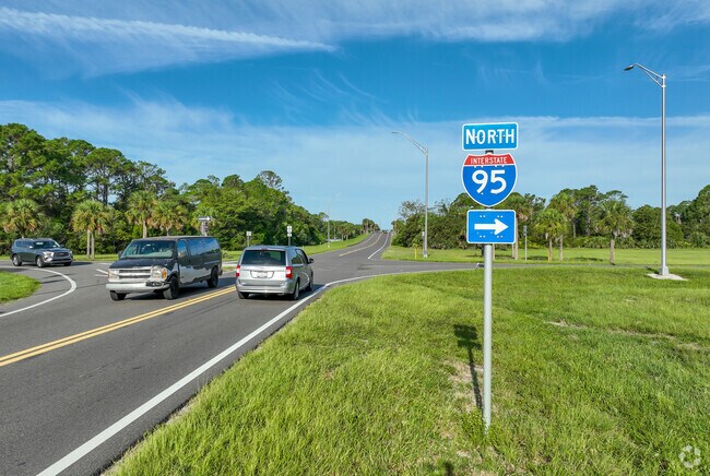 Commuters in Plantation Bay only need to travel a few blocks to use I-95.
