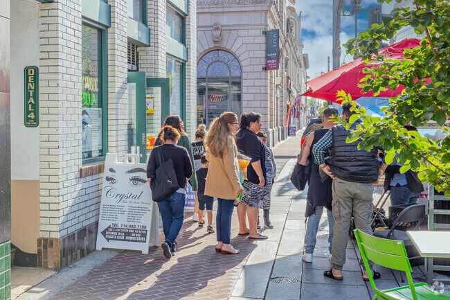 Walk Downtown Historic District for a fun afternoon of shopping and dining.