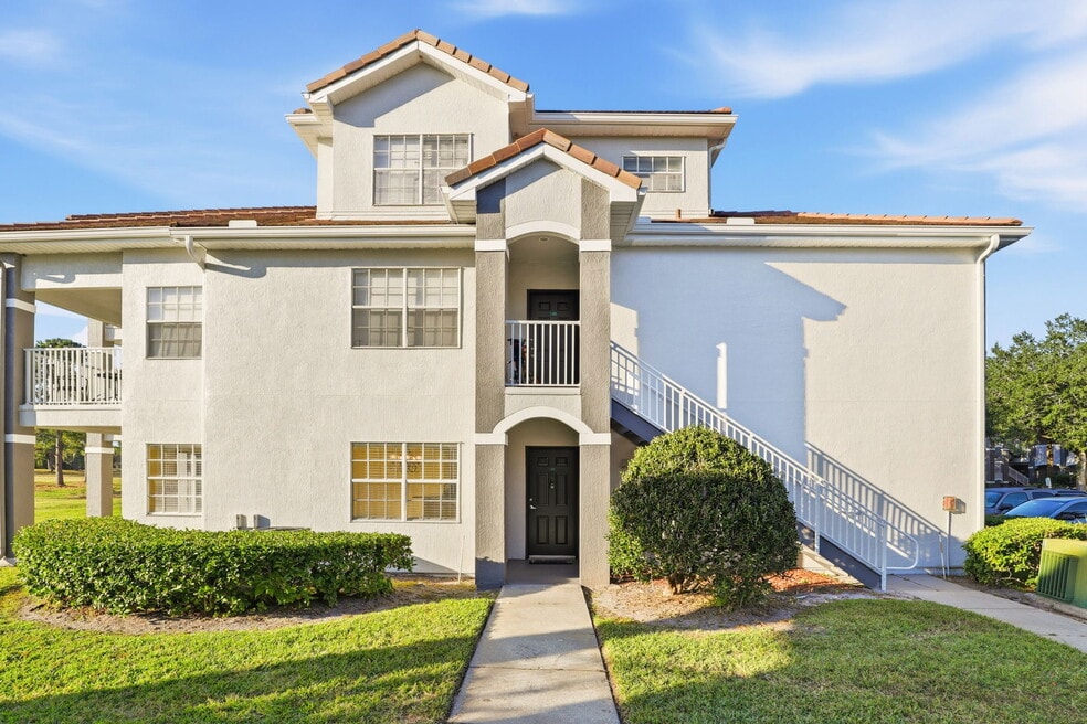 13839 Fairway Island Dr unit 1111, Orlando, FL 32837 - photo 1