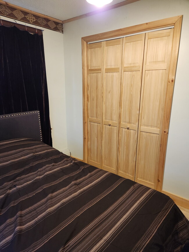 17 Summit Ave, Springfield, VT 05156
