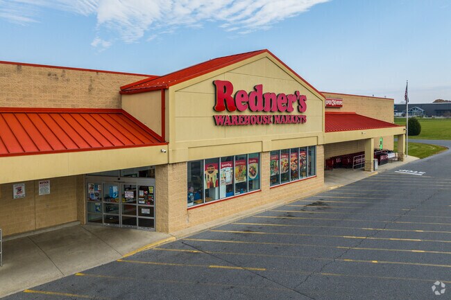 Redner's, where shopping feels like a stroll through Ontelaunee's heart.
