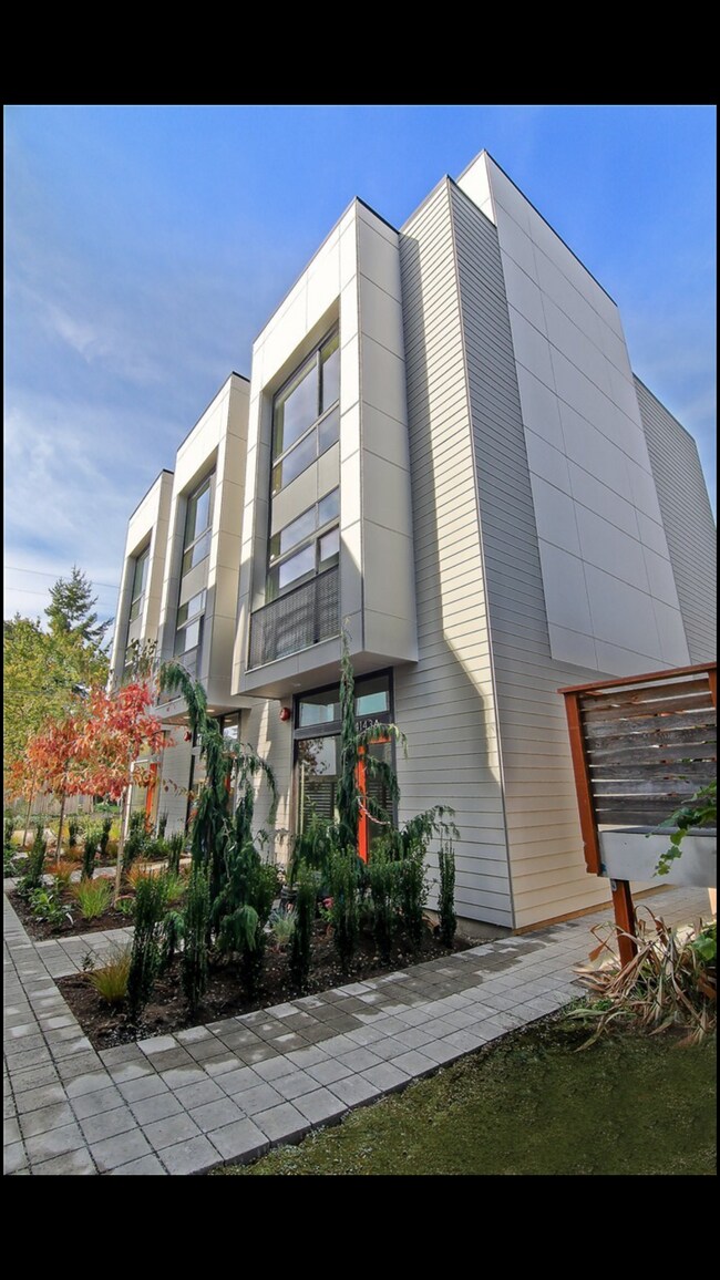 4143 California Ave SW Unit B, Seattle, WA 98116