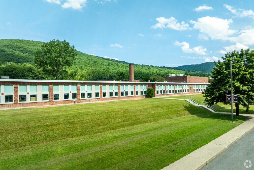 Onteora Middle School has 171 students in grades 7-8 with a student-teacher ratio of 8 to 1.