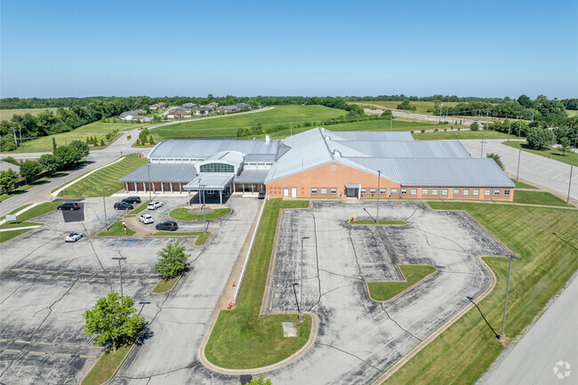 Heritage Elementary School has a student:teacher ratio of 14:1.