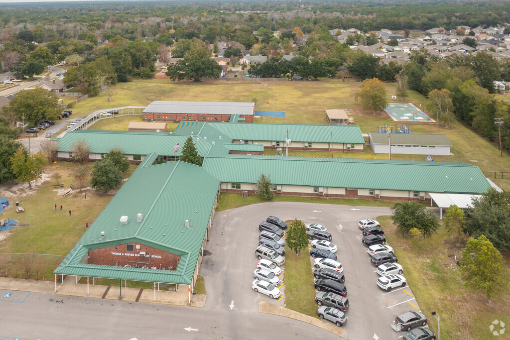 Thomas Reeves Elementary has an A- score on Niche.