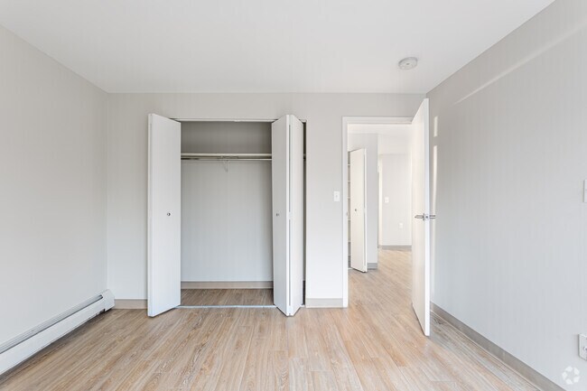 Rockingham Glen, West Roxbury, MA 02132 - photo 4