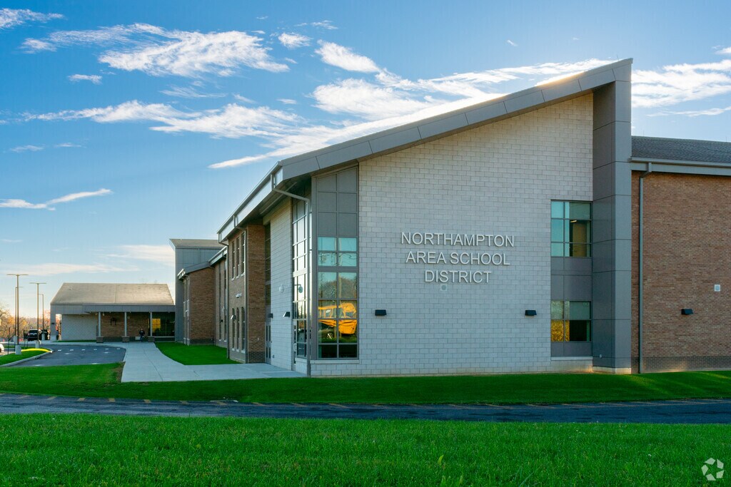 Lehigh Elementary School provides education in the neighborhood of 
Lehigh Township.