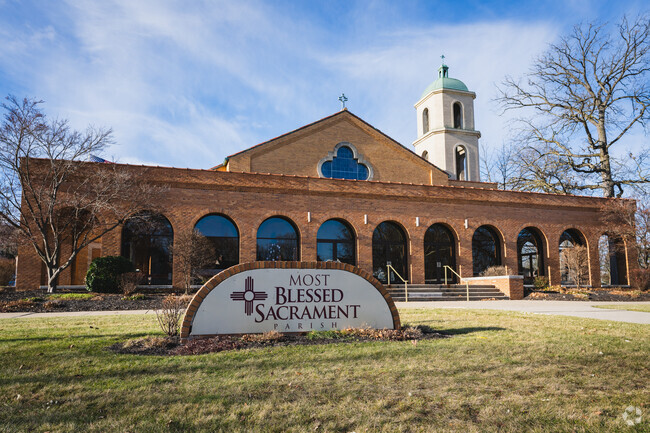 Blessed Sacrament School is a private Catholic school in the DeVeaux neighborhood.