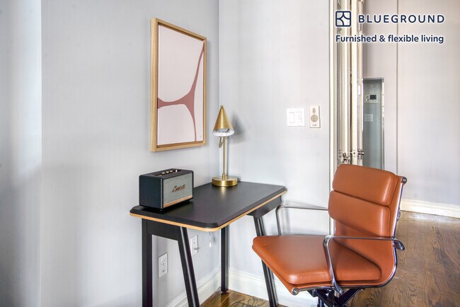 234 W 14th St unit FL3-ID887, New York, NY 10011 - photo 4