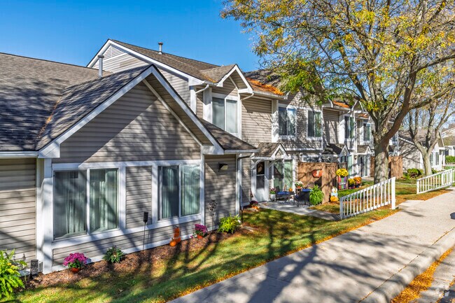 Walkabout Creek, Dexter, MI 48130 - photo 2