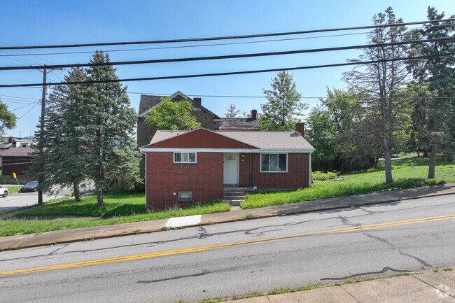 There are a few homes in Esplen that have yard space for your family to enjoy.