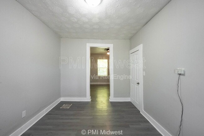 445 W 29th St, Indianapolis, IN 46208 - photo 4