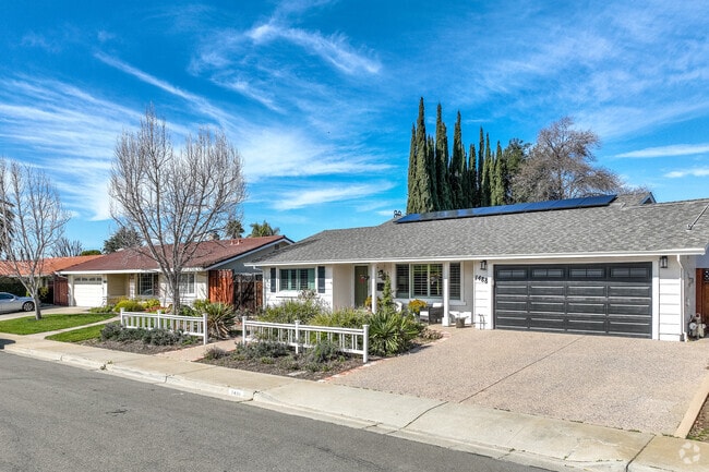 A beautiful row of the ranch style homes in Sunset East built in the 1960s and 70s.