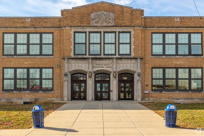 Start your education in York at Davis School.