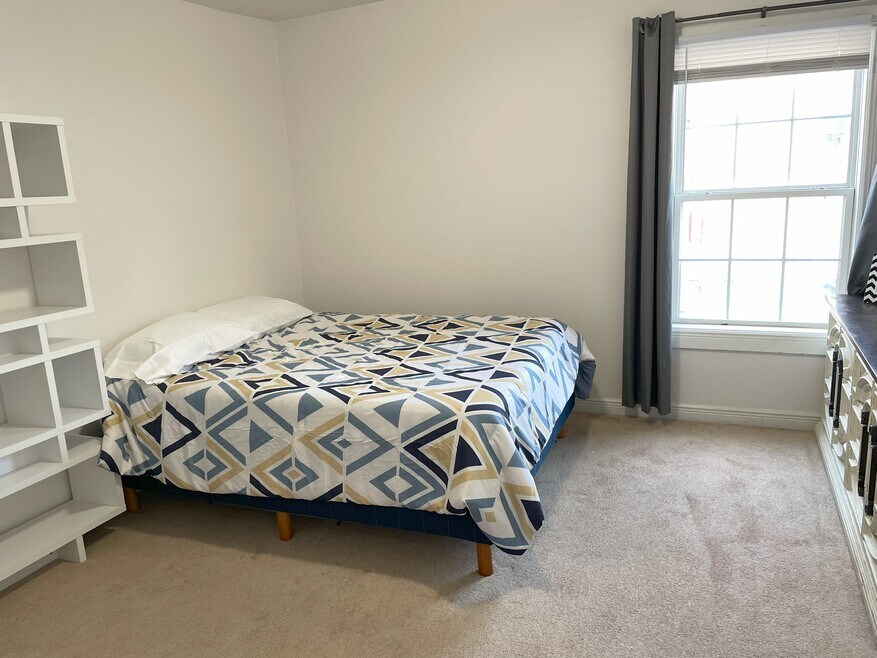 1420 E Cherry St unit CH 4, Springfield, MO 65802 - photo 1