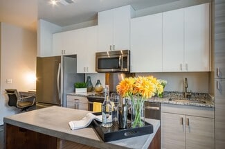 455 S Maple Ave, Falls Church, VA 22046