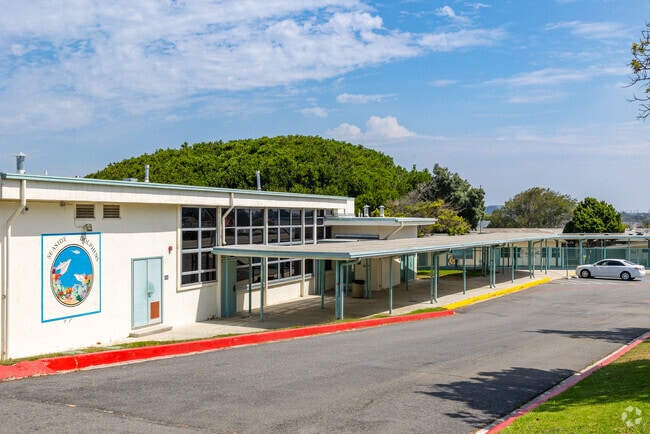 Young students in Seaside, CA can enroll at Seaside Elementary School.