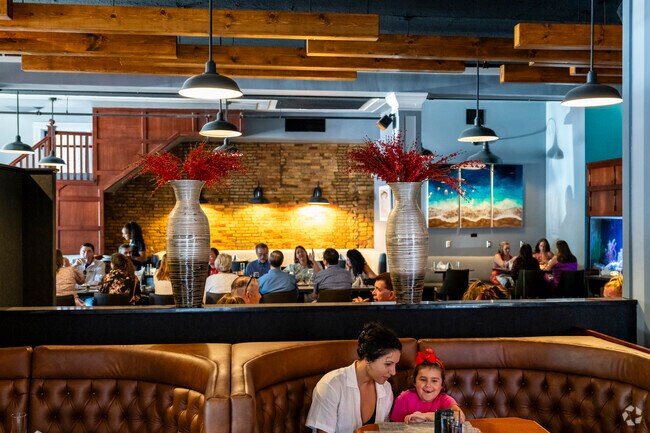 Mound locals head downtown for great restaurants.