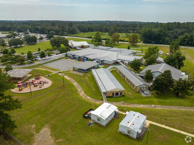 Apalachee Elementary School has several amenities and a beautiful campus.