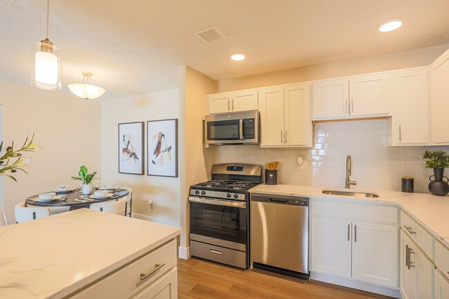 Jamestown Village Apartments, North Olmsted, OH 44070 - photo 7