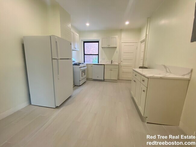 1855 Beacon St unit 2, Brookline, MA 02445 - photo 6