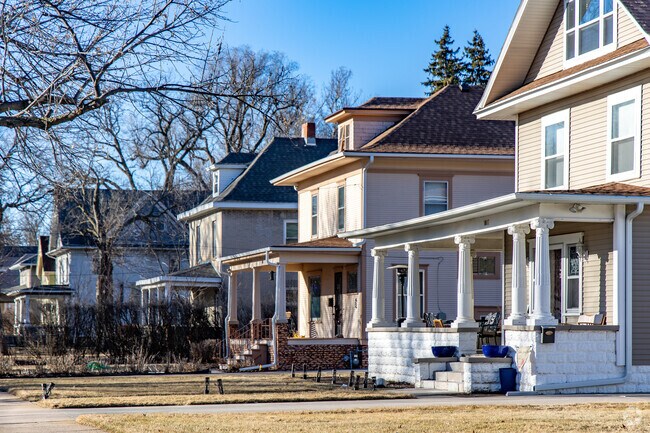 In Hastings bungalows and ranch-style homes occupy lots no more than a quarter acre in size.