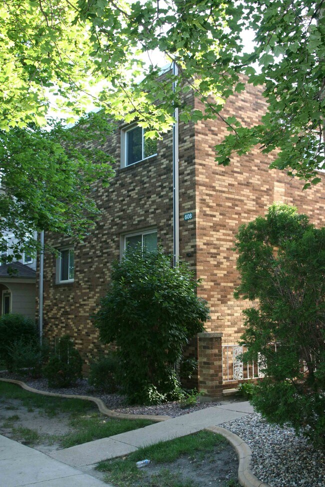 608 N 4th St unit 1, Mankato, MN 56001 - photo 2