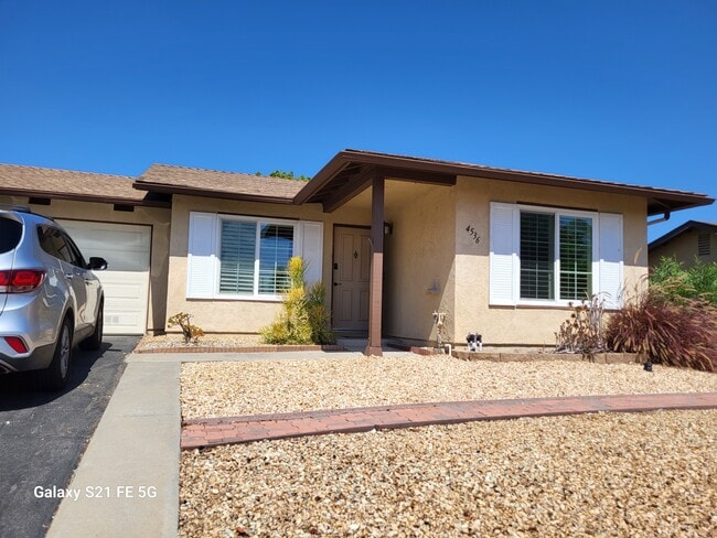 4536 Beverly Glen Dr, Oceanside, CA 92056 - photo 2