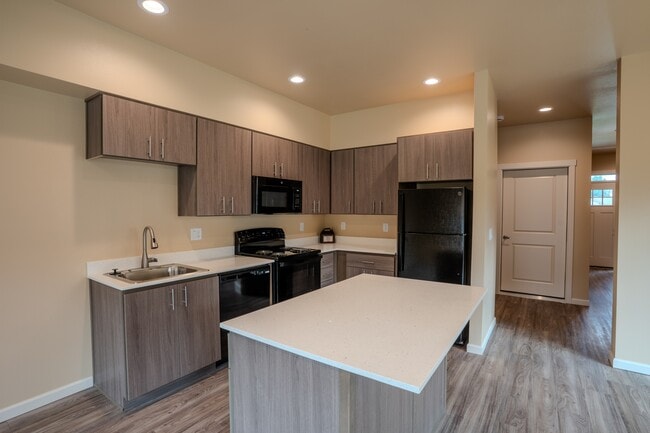 5787 Joynak St S, Salem, OR 97306 - photo 3