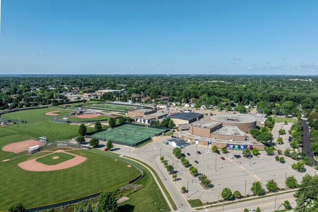 Appleton East High School received a B grade from Niche.