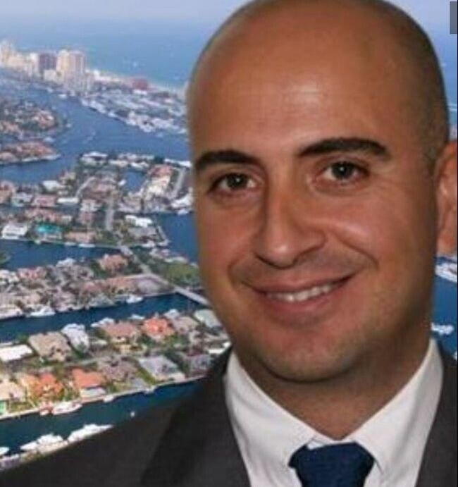 Agent Photo