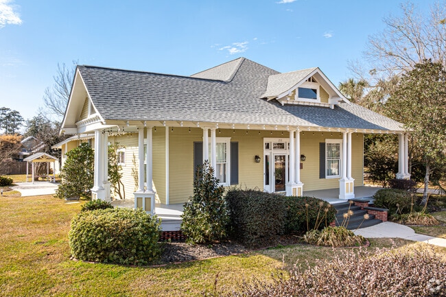 Craftsman-style homes can be found when looking to move to Ponchatoula.