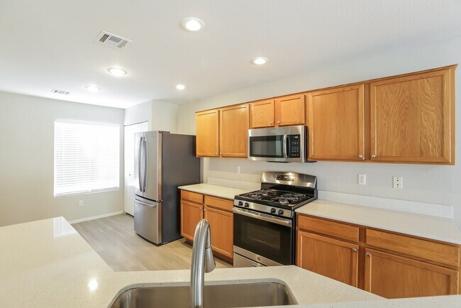 996 Pleasant Run Ct, Henderson, NV 89011 - photo 7