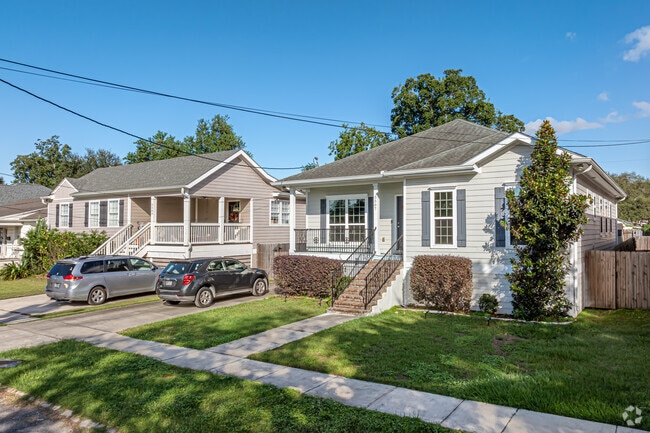 Many homes in Saint Anthony have well-kept lawns.