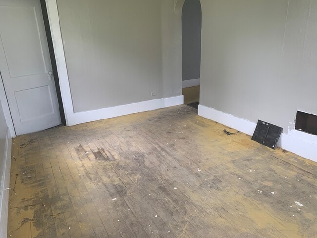 9 Jacob St unit 9 Rear, Uniontown, PA 15401 - photo 4