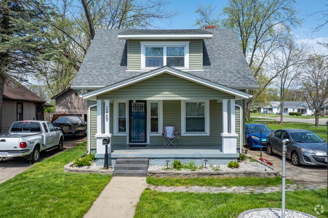 Prices typically hover between $130,000 and $200,000 for single-family homes in Avalon.