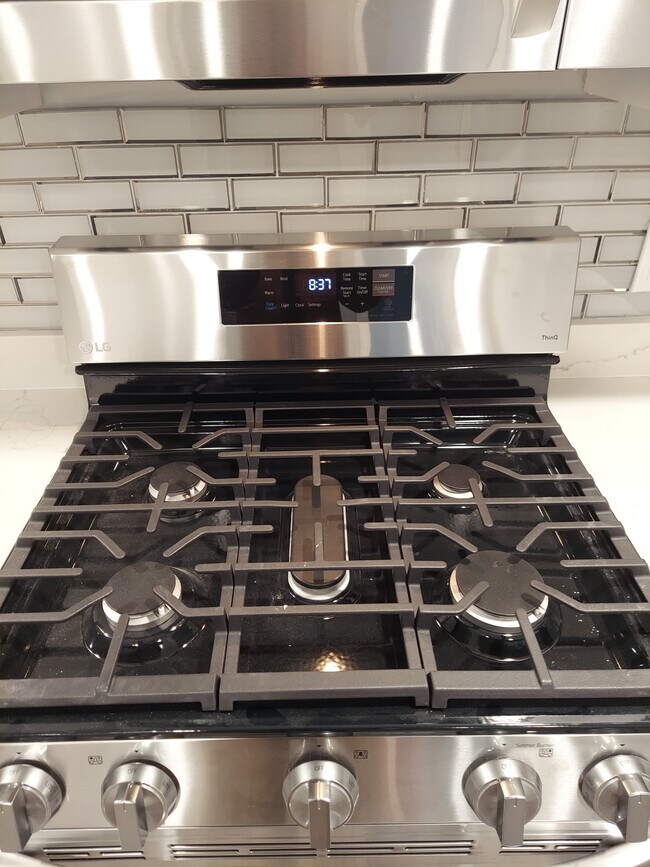 5015 N Capitol St NE unit B, Washington, DC 20011 - photo 7